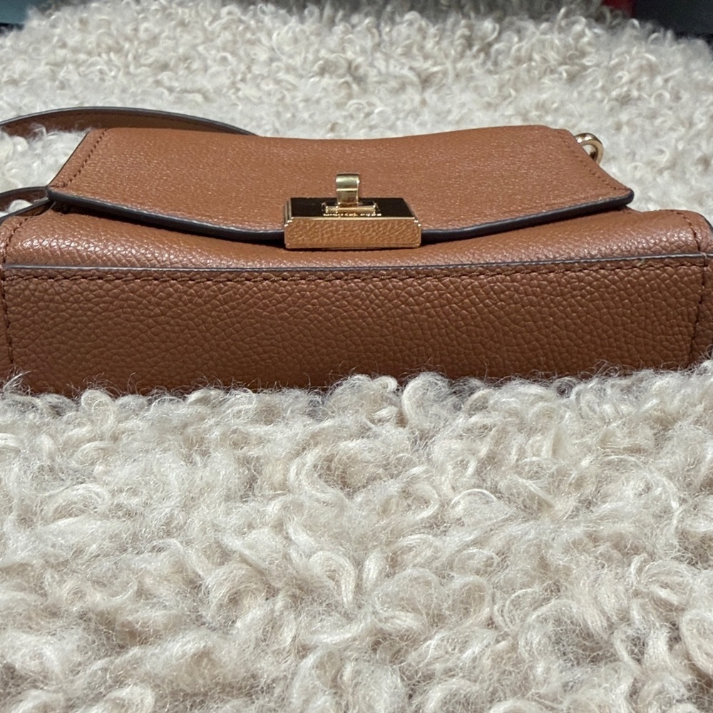 New Michael Kors Cassie XS Leather Crossbody Shoulder Bag - Picture 5 of 7
